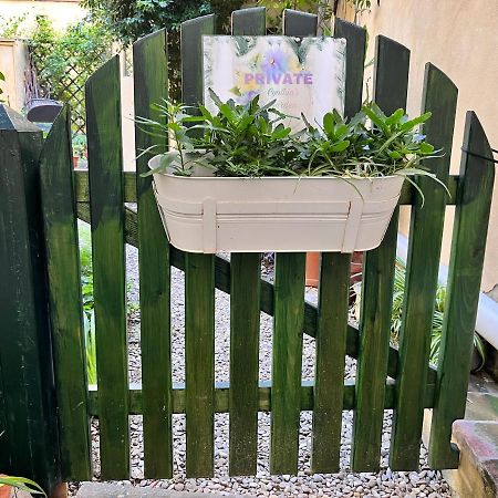 Cynthia'S Garden - Apartment With Private Garden In Santa Croce Florenţa Exterior foto